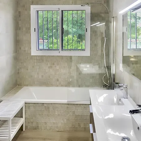 Villa Alamos Jerez I Piscina Salada Climatizada I Bbq I Jardines I 850m2