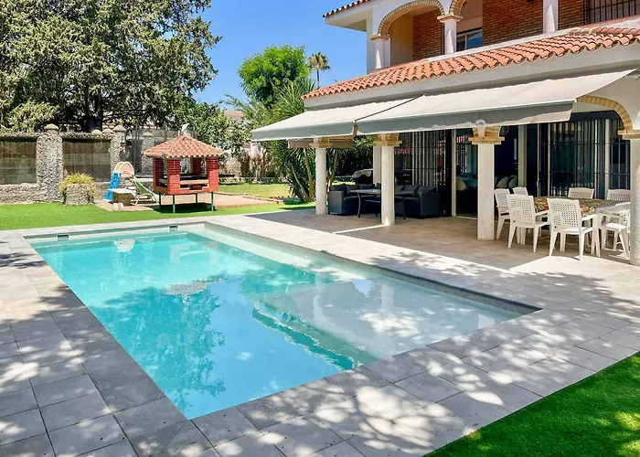 Villa Alamos Jerez I Piscina Salada Climatizada I Bbq I Jardines I 850m2 *