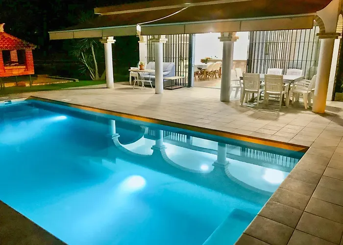 Villa Alamos Jerez I Piscina Salada Climatizada I Bbq I Jardines I 850m2